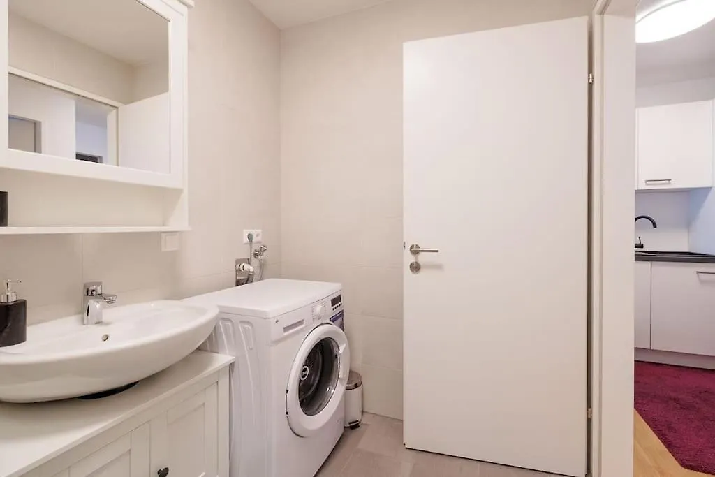 New! Convenient Viennalove Apartment Wienmeidling Austria