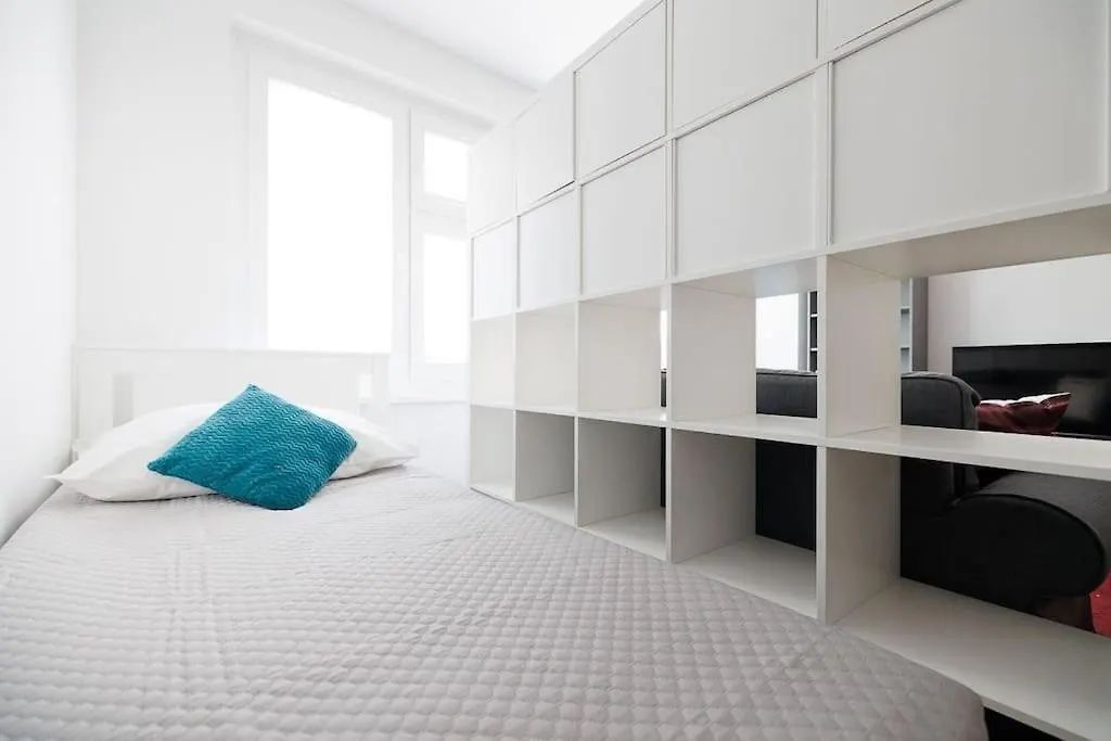 New! Convenient Viennalove Apartment Wienmeidling 0*, Vienna Austria