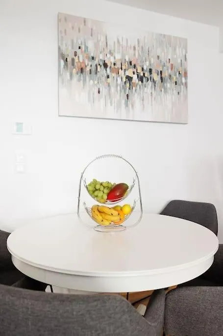 New! Convenient Viennalove Apartment Wienmeidling 0*, Vienna